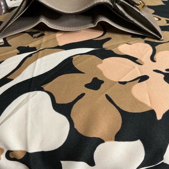 FENDI Tri-fold Compact Wallet - Picture 6 of 10